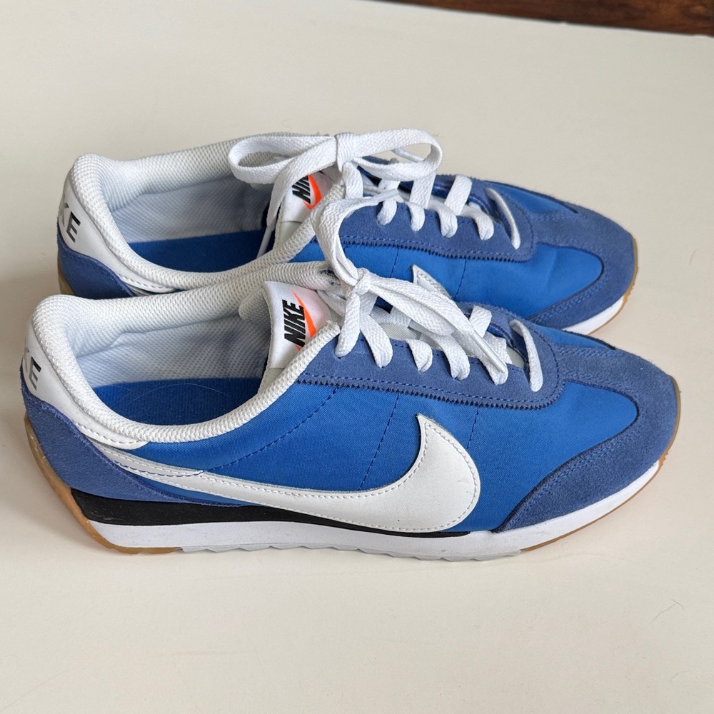 Nike Women’s Blue and White Athletic Sneakers
